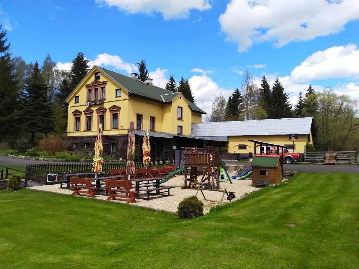 Penzion Karolina Lucany nad Nisou Экстерьер фото