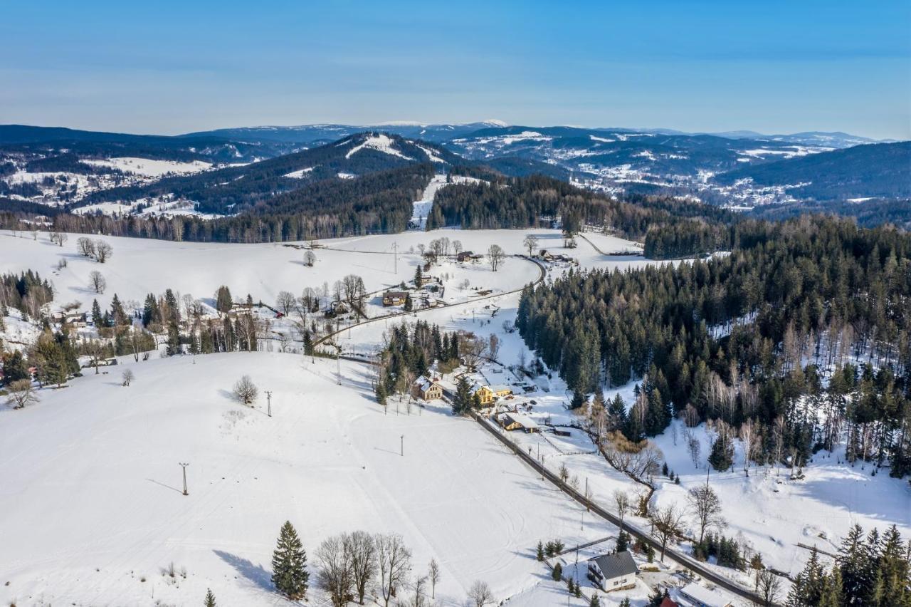 Penzion Karolina Lucany nad Nisou Экстерьер фото